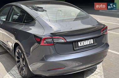Седан Tesla Model 3 2023 в 