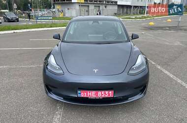 Седан Tesla Model 3 2023 в 
