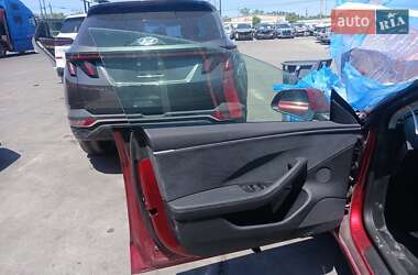 Седан Tesla Model 3 2024 в 
