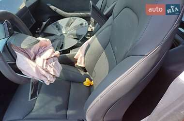 Седан Tesla Model 3 2024 в 