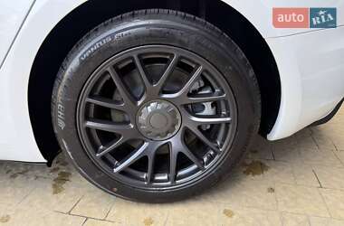 Седан Tesla Model 3 2024 в 