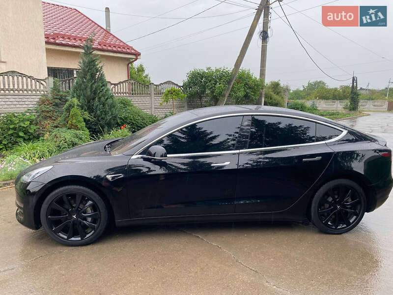 Седан Tesla Model 3 2019 в Кривому Розі