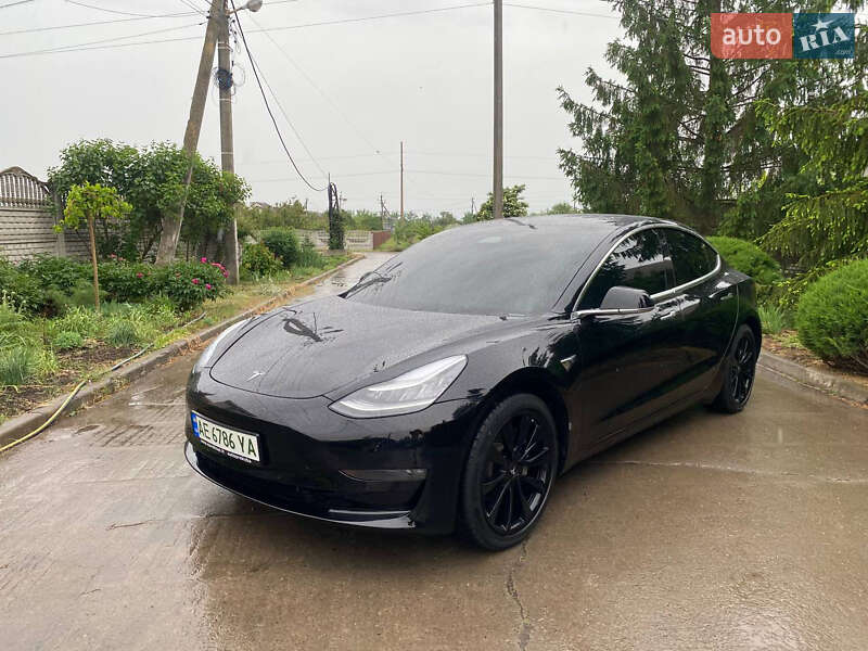 Седан Tesla Model 3 2019 в Кривом Роге