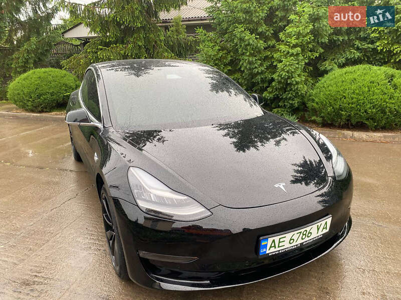 Седан Tesla Model 3 2019 в Кривому Розі