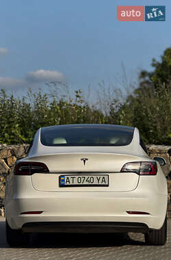 Седан Tesla Model 3 2021 в 