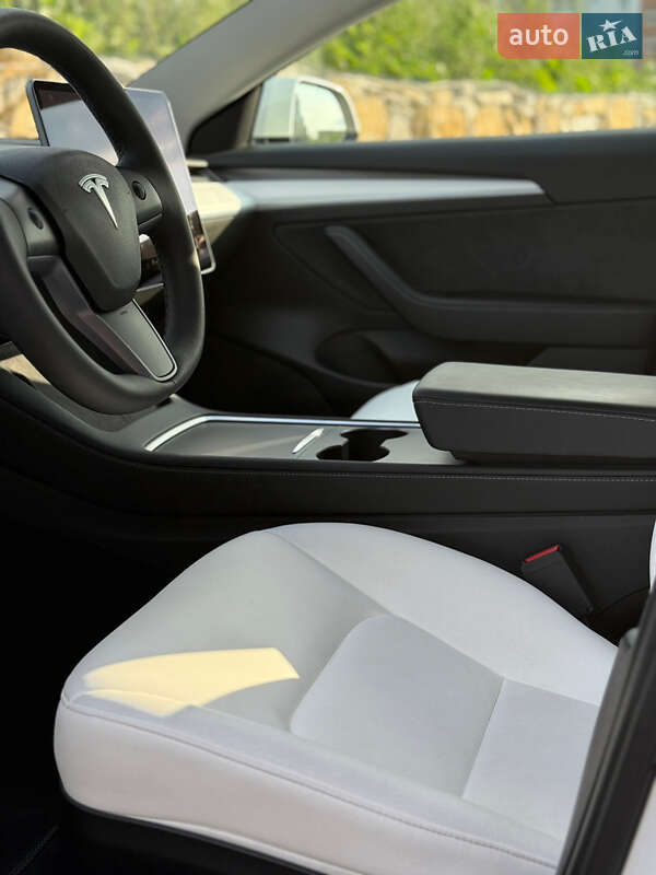 Седан Tesla Model 3 2021 в Калуше фото 13 Седан Tesla Model 3 2021 в Калуше