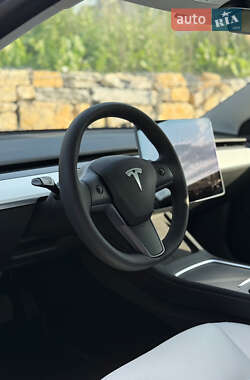 Седан Tesla Model 3 2021 в 