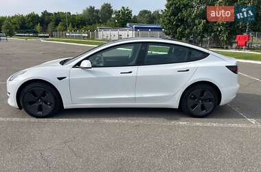 Седан Tesla Model 3 2023 в 