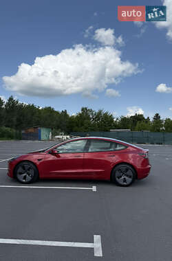 Седан Tesla Model 3 2020 в 