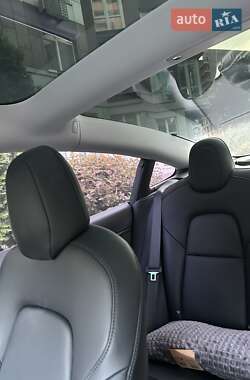 Седан Tesla Model 3 2018 в 