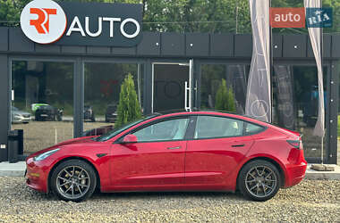 Седан Tesla Model 3 2020 в 