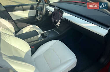 Седан Tesla Model 3 2020 в 