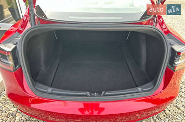 Седан Tesla Model 3 2020 в 
