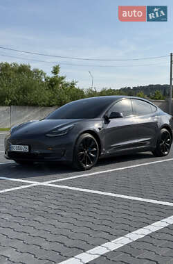 Седан Tesla Model 3 2019 в 