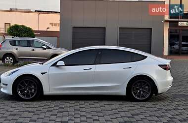 Седан Tesla Model 3 2023 в 