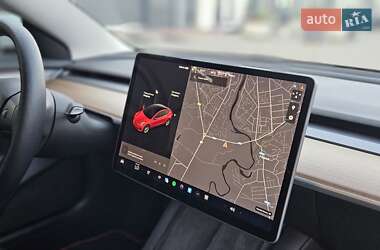 Седан Tesla Model 3 2023 в 
