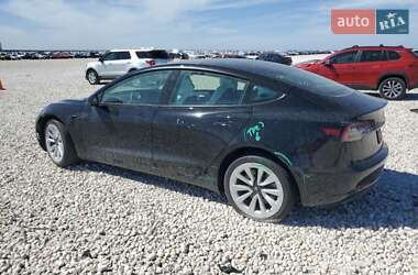 Седан Tesla Model 3 2022 в 