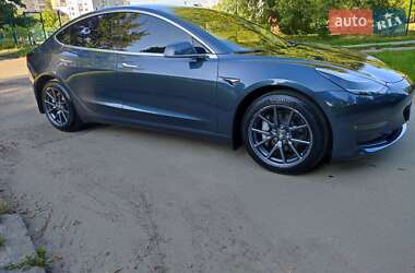 Седан Tesla Model 3 2020 в 