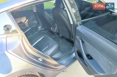 Седан Tesla Model 3 2020 в 