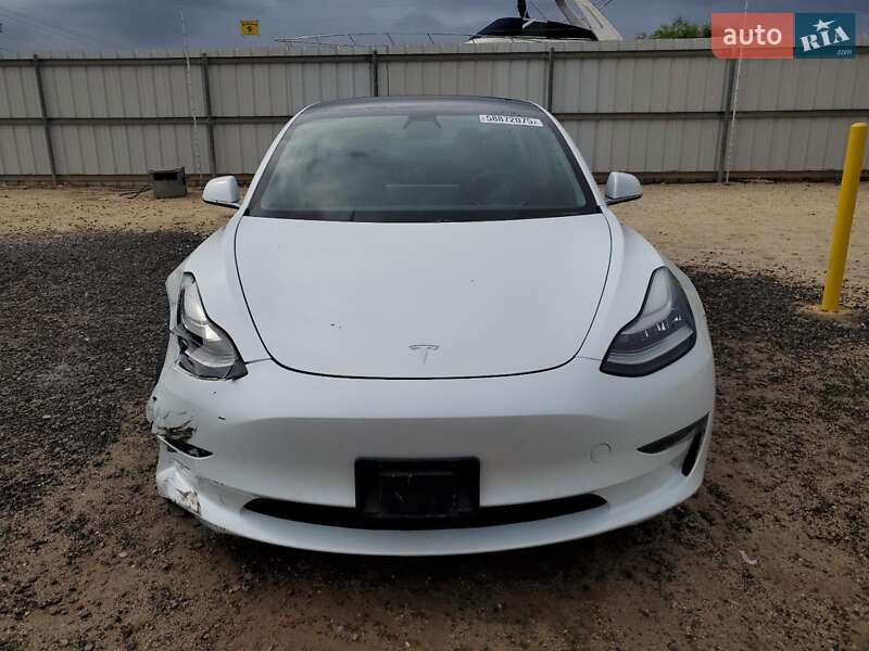 Седан Tesla Model 3 2019 в Львові