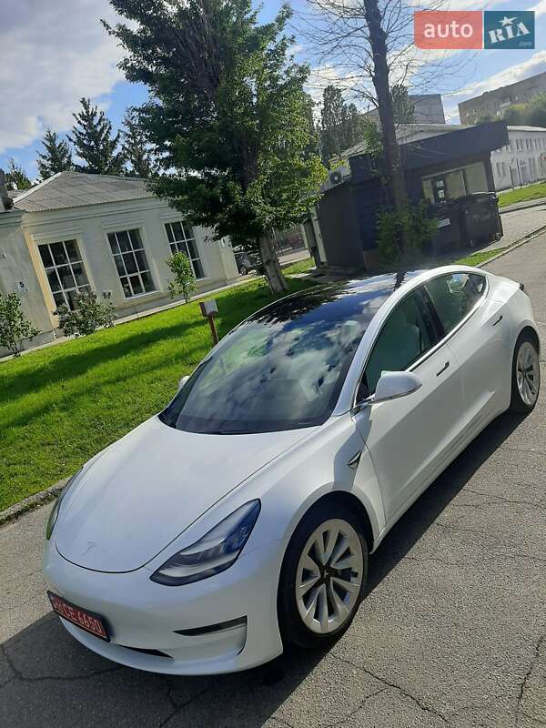 Седан Tesla Model 3 2018 в Киеве