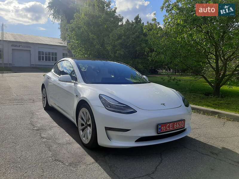 Седан Tesla Model 3 2018 в Киеве