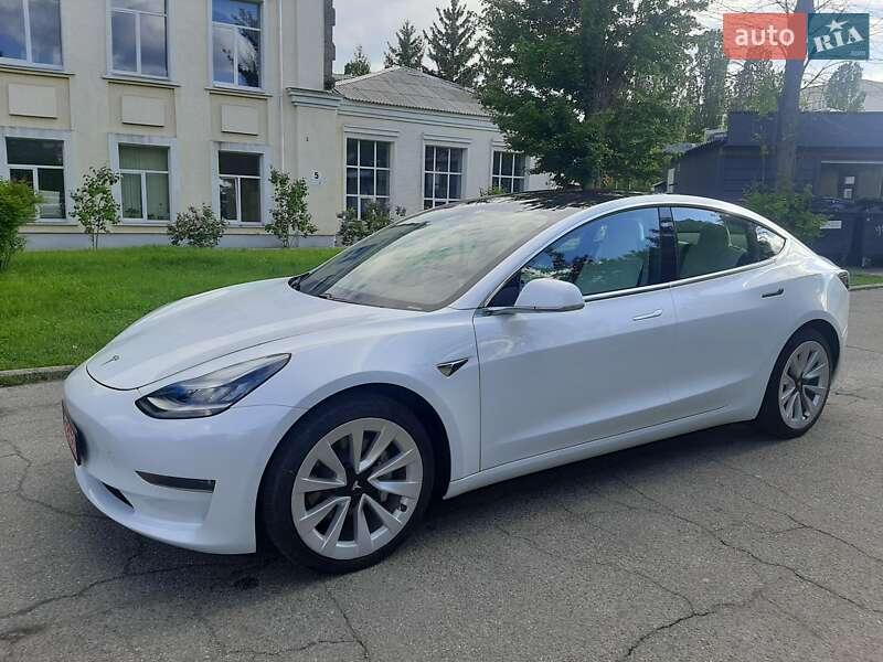 Седан Tesla Model 3 2018 в Киеве