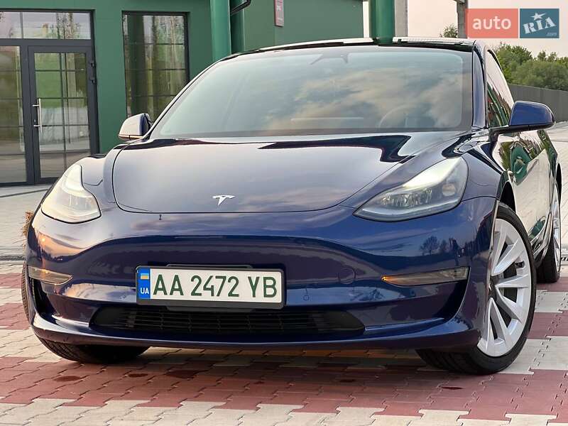 Седан Tesla Model 3 2021 в Києві