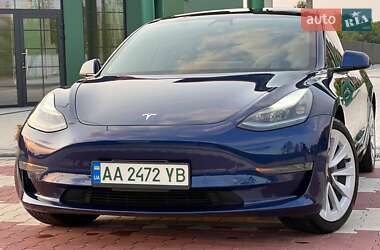 Седан Tesla Model 3 2021 в 