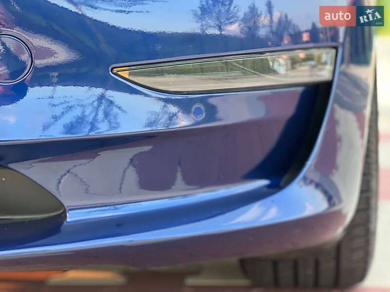 Седан Tesla Model 3 2021 в Києві