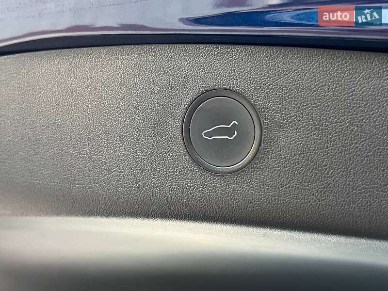 Седан Tesla Model 3 2021 в Києві