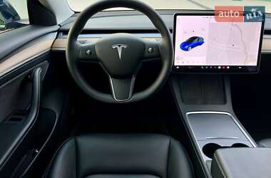 Седан Tesla Model 3 2021 в 