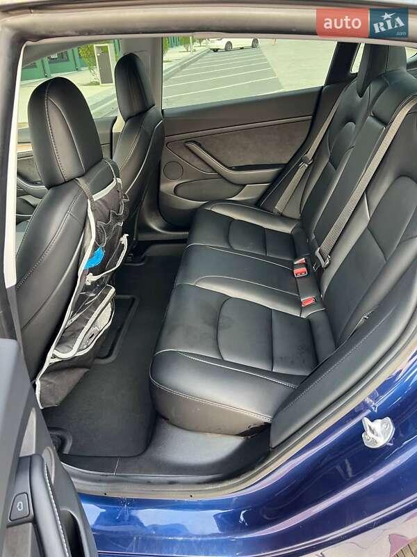 Седан Tesla Model 3 2021 в Києві