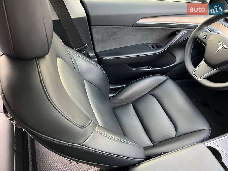 Седан Tesla Model 3 2021 в Києві