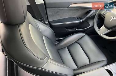 Седан Tesla Model 3 2021 в 