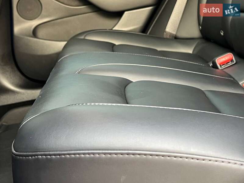 Седан Tesla Model 3 2021 в Києві
