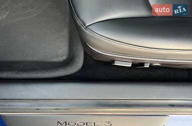 Седан Tesla Model 3 2021 в 