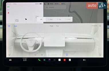 Седан Tesla Model 3 2021 в 