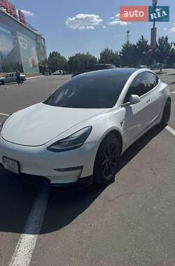 Седан Tesla Model 3 2019 в 