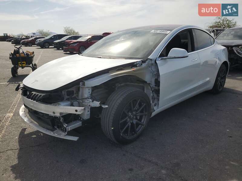 Седан Tesla Model 3 2018 в 