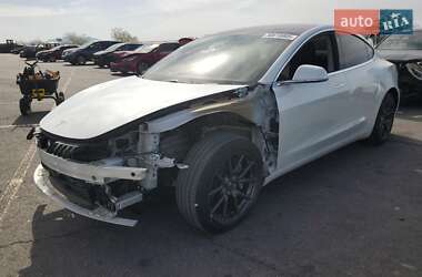 Седан Tesla Model 3 2018 в 