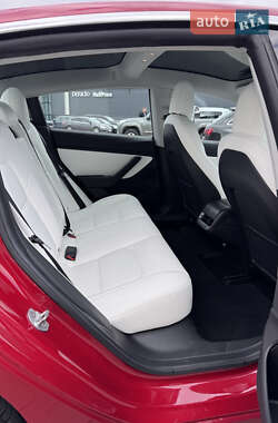 Седан Tesla Model 3 2019 в 