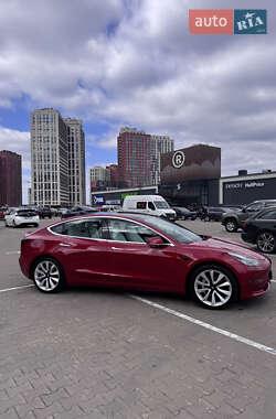 Седан Tesla Model 3 2019 в 