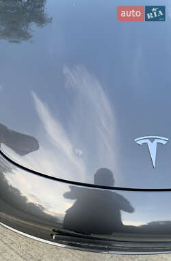 Седан Tesla Model 3 2019 в 