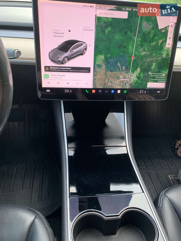 Седан Tesla Model 3 2019 в Коростені
