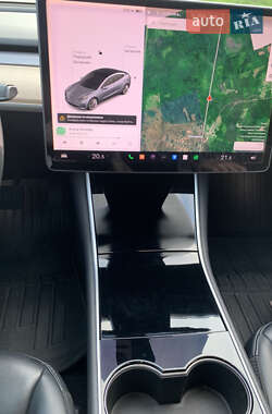 Седан Tesla Model 3 2019 в 