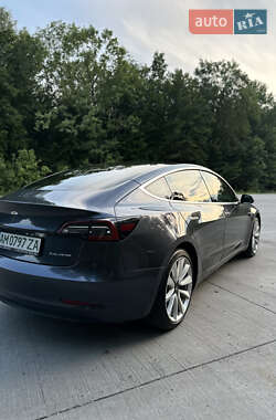 Седан Tesla Model 3 2019 в 