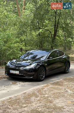 Седан Tesla Model 3 2020 в Києві