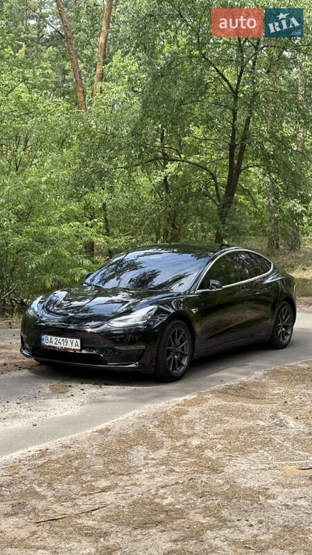 Tesla Model 3 2020