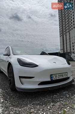 Седан Tesla Model 3 2022 в 